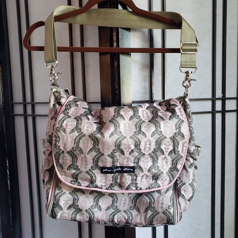 Petunia pickle bottom bag